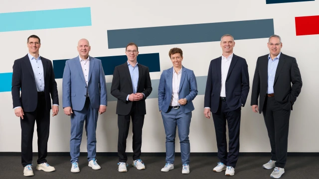 从左至右：Thomas Fechner、Steffen Haack 博士、Jochen Peter 博士、Christina Franke 博士、Roland Bittenauer、Volker Schiek