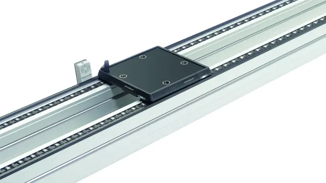 TS 2plus 输送线系统上 ID 15 识别系统的 Bosch Rexroth RFID 标签