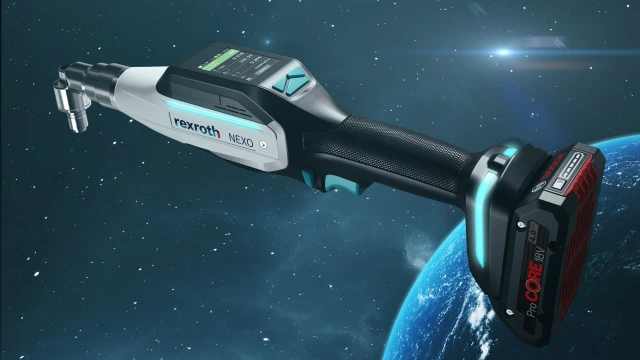 太空中的 NEXO 无绳螺母紧固器。