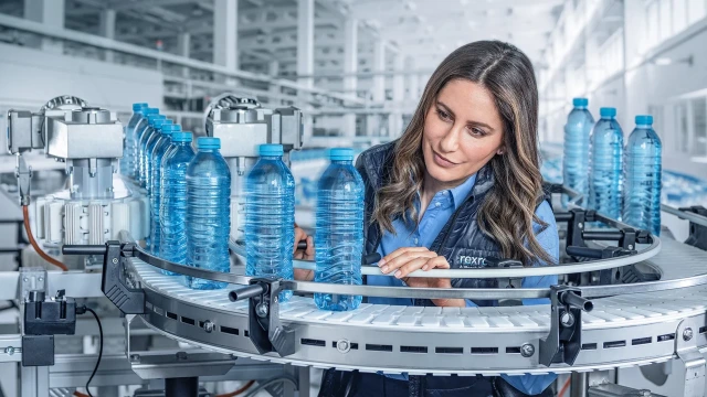 图中所示为 VarioFlow plus 链式输送机。